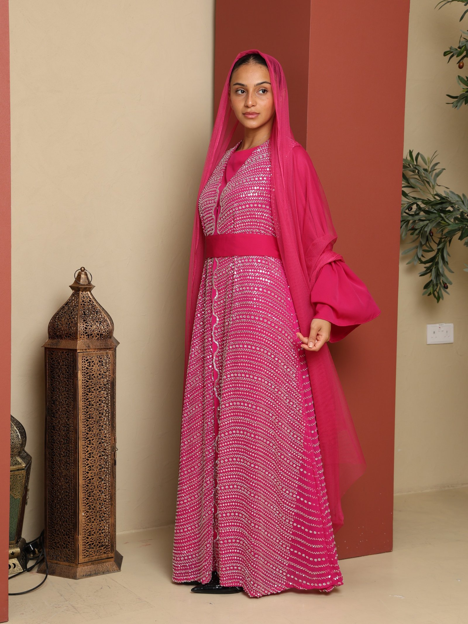 828A5578_resized طقم الفاتنة فوشي - الصورة 1